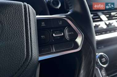 Внедорожник / Кроссовер Toyota Land Cruiser 2022 в 