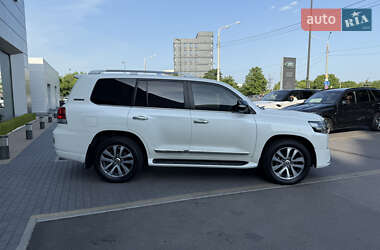 Позашляховик / Кросовер Toyota Land Cruiser 2017 в 