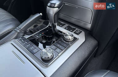 Позашляховик / Кросовер Toyota Land Cruiser 2017 в 