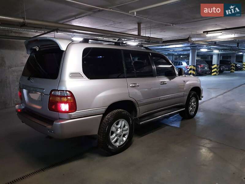 Внедорожник / Кроссовер Toyota Land Cruiser 2002 в Киеве