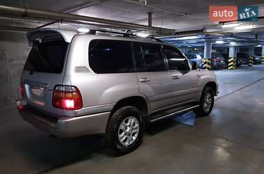 Внедорожник / Кроссовер Toyota Land Cruiser 2002 в 