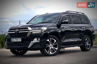 Внедорожник / Кроссовер Toyota Land Cruiser 2020 в 