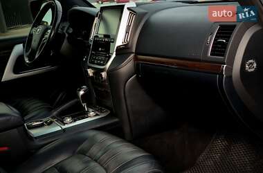 Внедорожник / Кроссовер Toyota Land Cruiser 2020 в 
