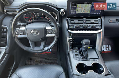 Внедорожник / Кроссовер Toyota Land Cruiser 2023 в 