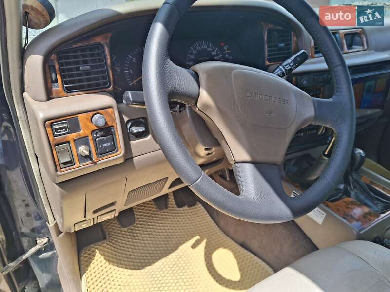 Внедорожник / Кроссовер Toyota Land Cruiser 1996 в Киеве