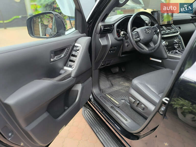 Внедорожник / Кроссовер Toyota Land Cruiser 2022 в Киеве