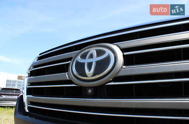 Внедорожник / Кроссовер Toyota Land Cruiser 2016 в 