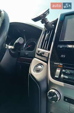 Внедорожник / Кроссовер Toyota Land Cruiser 2016 в 