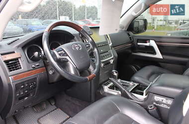 Внедорожник / Кроссовер Toyota Land Cruiser 2016 в 
