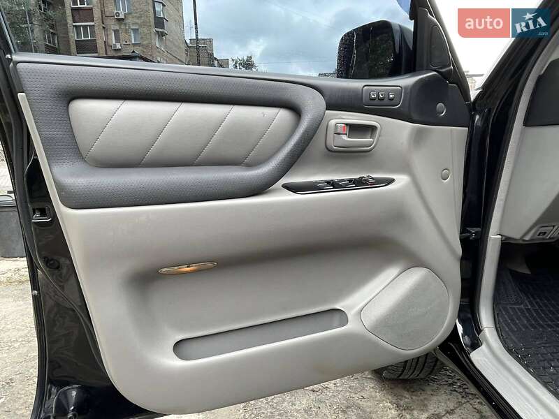 Внедорожник / Кроссовер Toyota Land Cruiser 2002 в Киеве