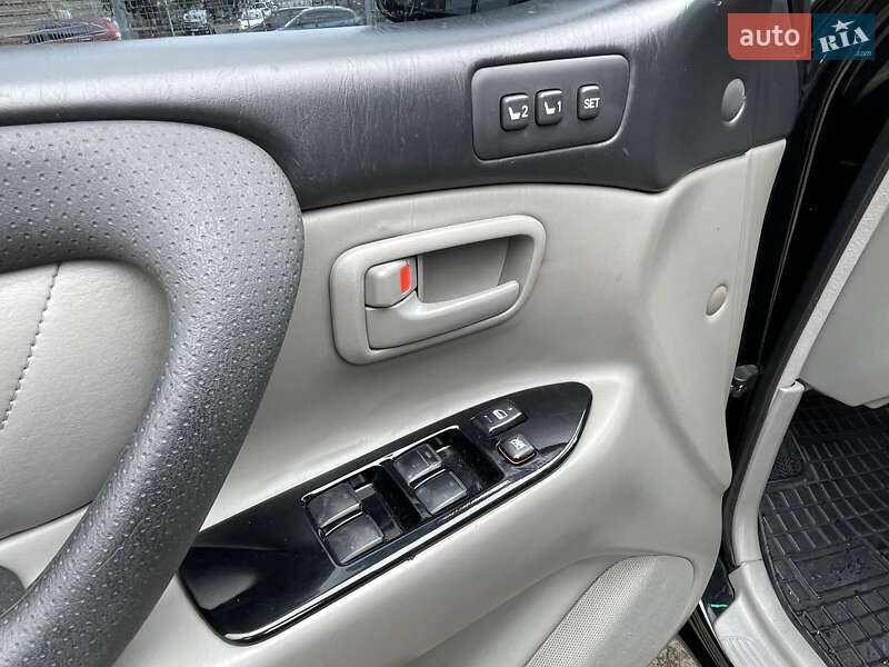 Внедорожник / Кроссовер Toyota Land Cruiser 2002 в Киеве