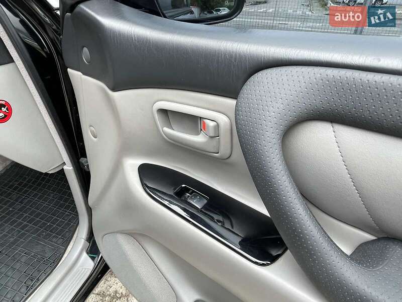 Внедорожник / Кроссовер Toyota Land Cruiser 2002 в Киеве