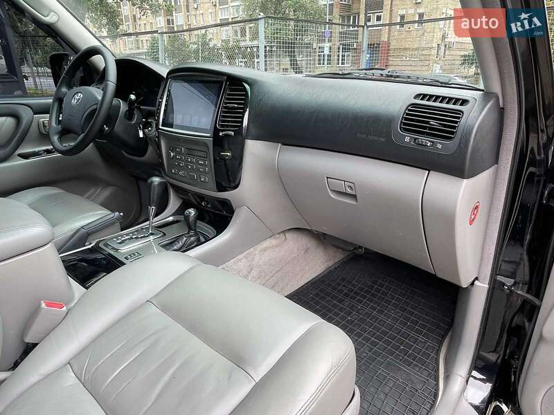 Внедорожник / Кроссовер Toyota Land Cruiser 2002 в Киеве