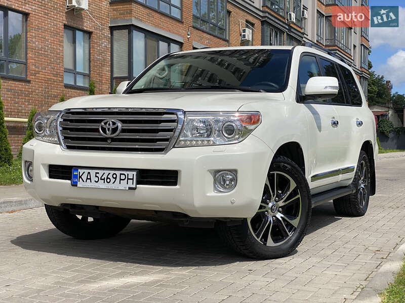 Позашляховик / Кросовер Toyota Land Cruiser 2013 в Києві