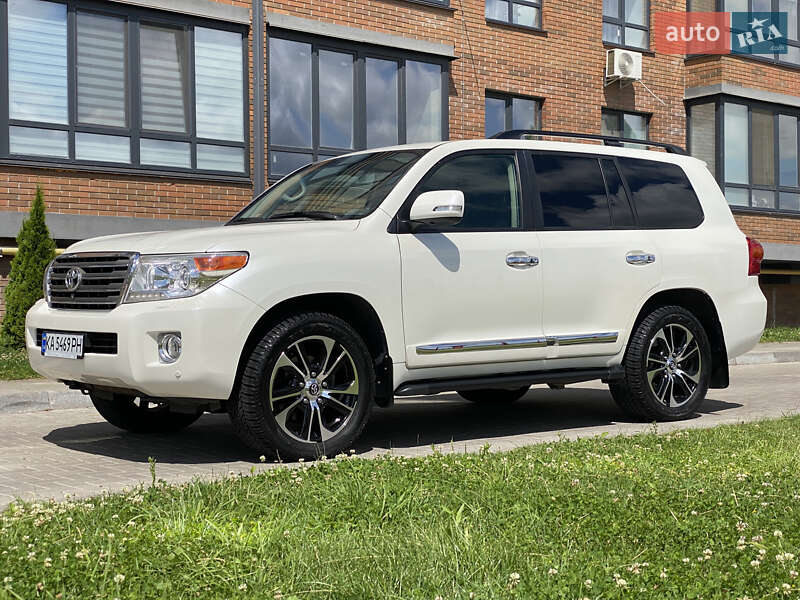 Позашляховик / Кросовер Toyota Land Cruiser 2013 в Києві