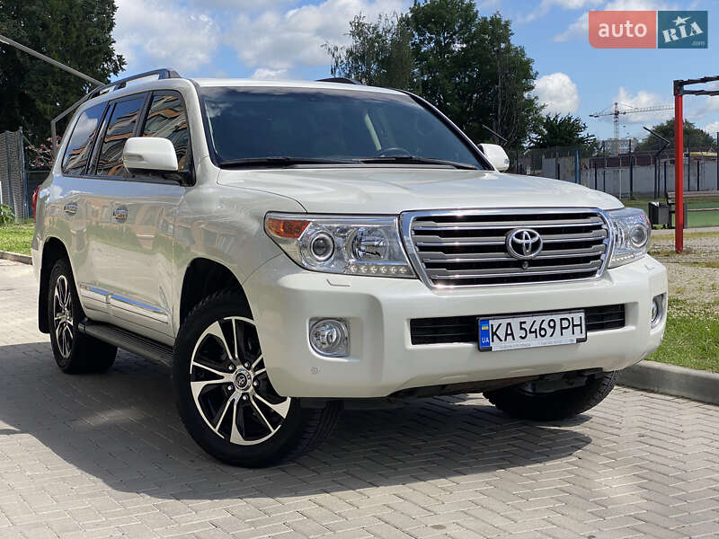 Позашляховик / Кросовер Toyota Land Cruiser 2013 в Києві