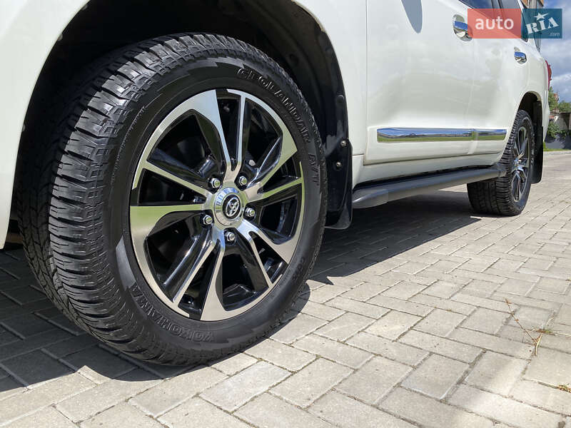Позашляховик / Кросовер Toyota Land Cruiser 2013 в Києві