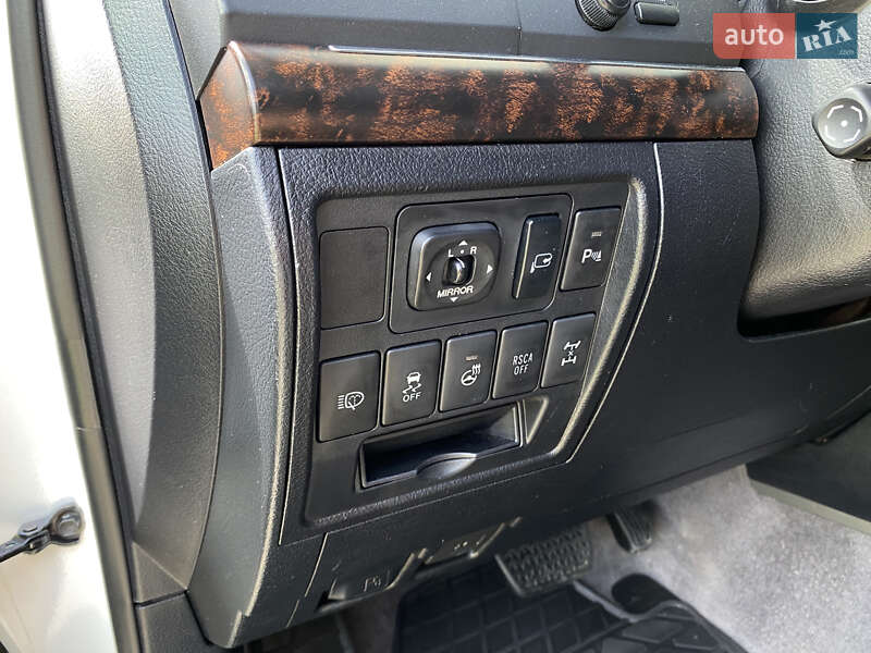 Позашляховик / Кросовер Toyota Land Cruiser 2013 в Києві
