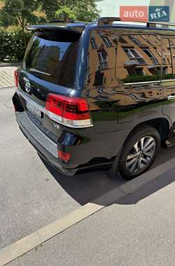 Позашляховик / Кросовер Toyota Land Cruiser 2017 в Києві