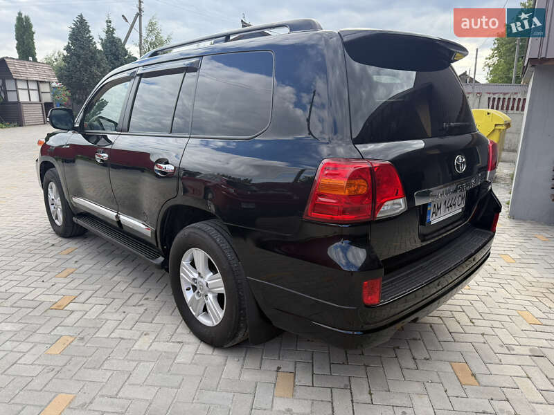 Внедорожник / Кроссовер Toyota Land Cruiser 2014 в Звягеле