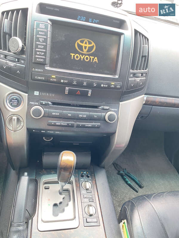 Внедорожник / Кроссовер Toyota Land Cruiser 2011 в Киеве