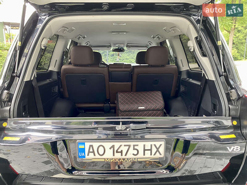 Внедорожник / Кроссовер Toyota Land Cruiser 2012 в Сваляве