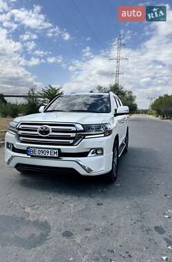 Позашляховик / Кросовер Toyota Land Cruiser 2017 в Миколаєві