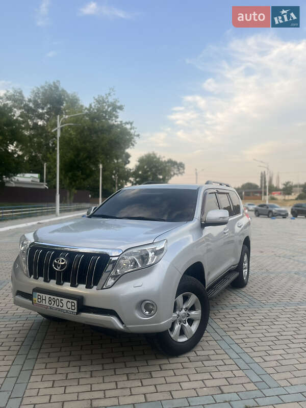 Внедорожник / Кроссовер Toyota Land Cruiser 2013 в 