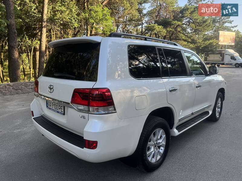 Внедорожник / Кроссовер Toyota Land Cruiser 2017 в Киеве фото 8 Внедорожник / Кроссовер Toyota Land Cruiser 2017 в Киеве