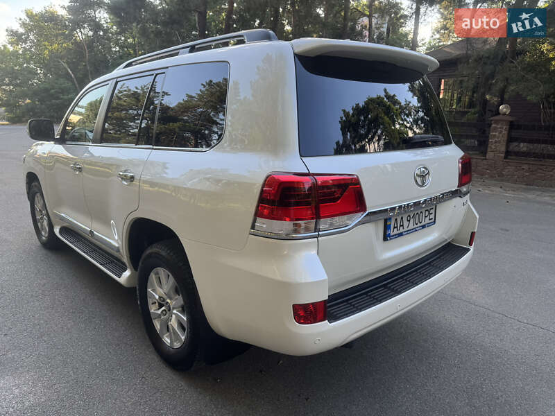 Внедорожник / Кроссовер Toyota Land Cruiser 2017 в Киеве фото 17 Внедорожник / Кроссовер Toyota Land Cruiser 2017 в Киеве