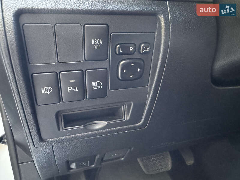 Внедорожник / Кроссовер Toyota Land Cruiser 2017 в Киеве фото 37 Внедорожник / Кроссовер Toyota Land Cruiser 2017 в Киеве