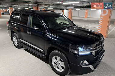 Внедорожник / Кроссовер Toyota Land Cruiser 2012 в 