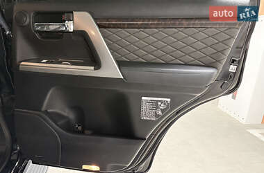 Внедорожник / Кроссовер Toyota Land Cruiser 2012 в 