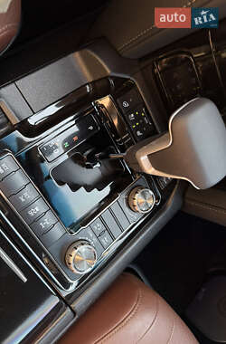 Внедорожник / Кроссовер Toyota Land Cruiser 2020 в 