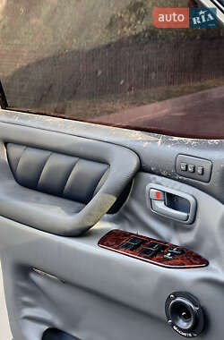 Внедорожник / Кроссовер Toyota Land Cruiser 2000 в 