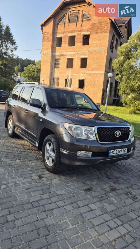 Внедорожник / Кроссовер Toyota Land Cruiser 2011 в Сходнице