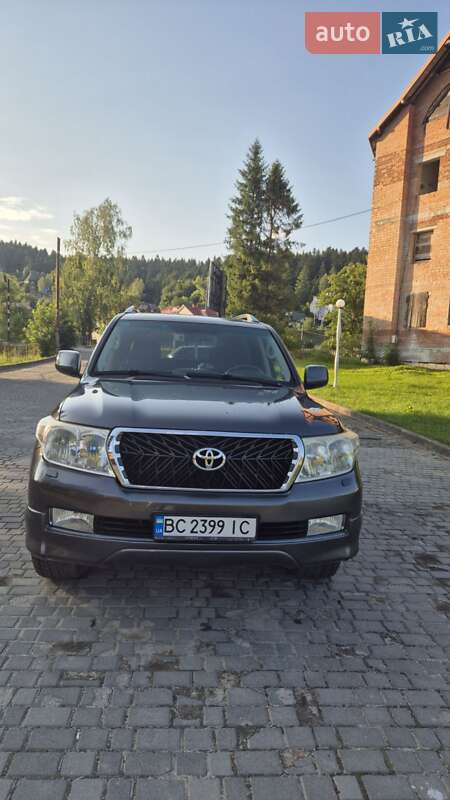 Внедорожник / Кроссовер Toyota Land Cruiser 2011 в Сходнице