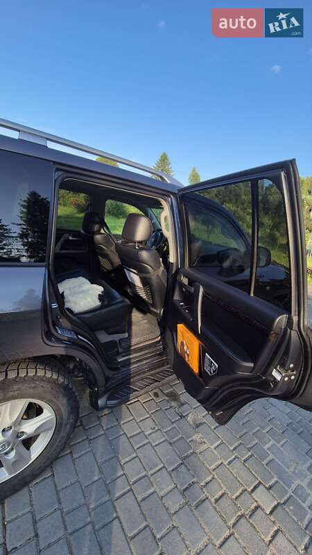 Внедорожник / Кроссовер Toyota Land Cruiser 2011 в Сходнице