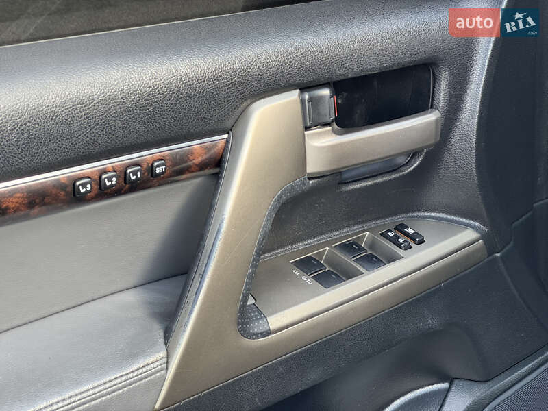 Внедорожник / Кроссовер Toyota Land Cruiser 2008 в Киеве фото 13 Внедорожник / Кроссовер Toyota Land Cruiser 2008 в Киеве