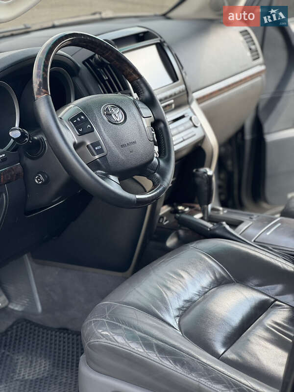 Внедорожник / Кроссовер Toyota Land Cruiser 2008 в Киеве фото 15 Внедорожник / Кроссовер Toyota Land Cruiser 2008 в Киеве