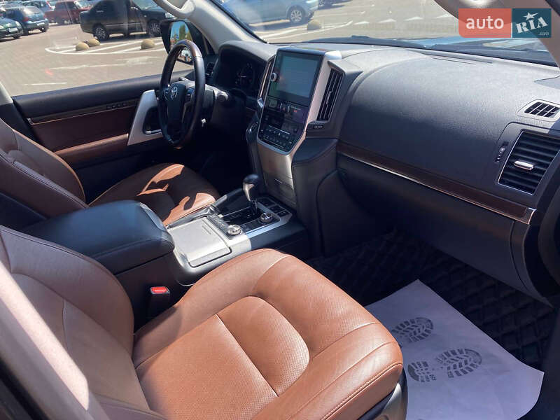 Внедорожник / Кроссовер Toyota Land Cruiser 2020 в Житомире
