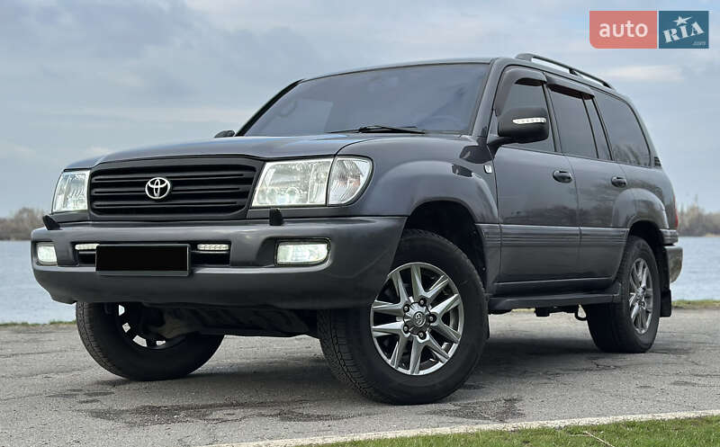 Toyota Land Cruiser 2004