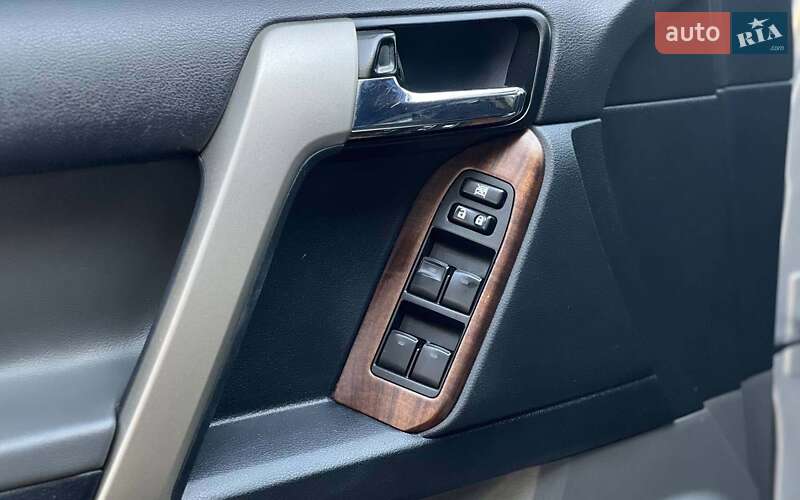 Внедорожник / Кроссовер Toyota Land Cruiser 2012 в Ивано-Франковске