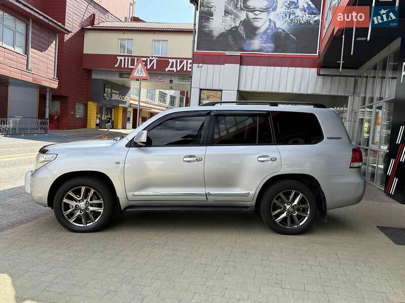 Внедорожник / Кроссовер Toyota Land Cruiser 2011 в Львове