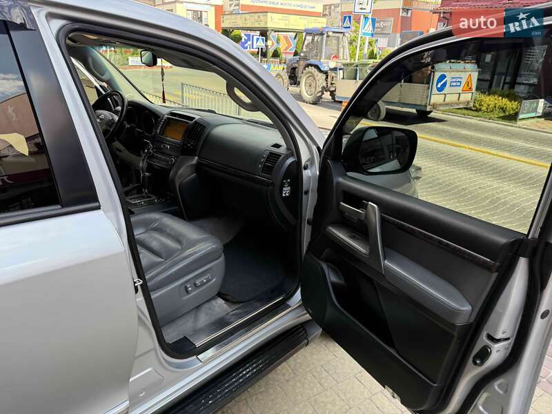 Внедорожник / Кроссовер Toyota Land Cruiser 2011 в Львове