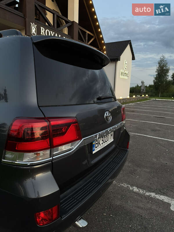 Внедорожник / Кроссовер Toyota Land Cruiser 2019 в Рокитном