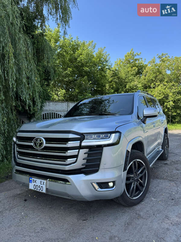Toyota Land Cruiser 2011
