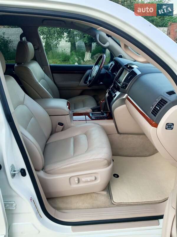 Позашляховик / Кросовер Toyota Land Cruiser 2014 в Києві фото 15 Позашляховик / Кросовер Toyota Land Cruiser 2014 в Києві