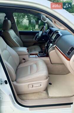 Внедорожник / Кроссовер Toyota Land Cruiser 2014 в 