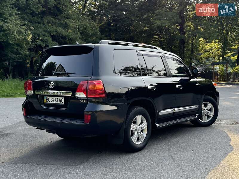 Позашляховик / Кросовер Toyota Land Cruiser 2014 в Трускавці фото 37 Позашляховик / Кросовер Toyota Land Cruiser 2014 в Трускавці